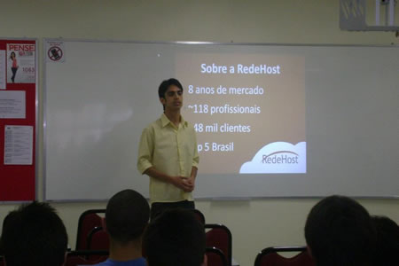 Eu apresentando a RedeHost pro pessoal