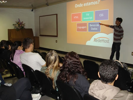 Palestra sobre Desafios da Web Atual no Dom Feliciano